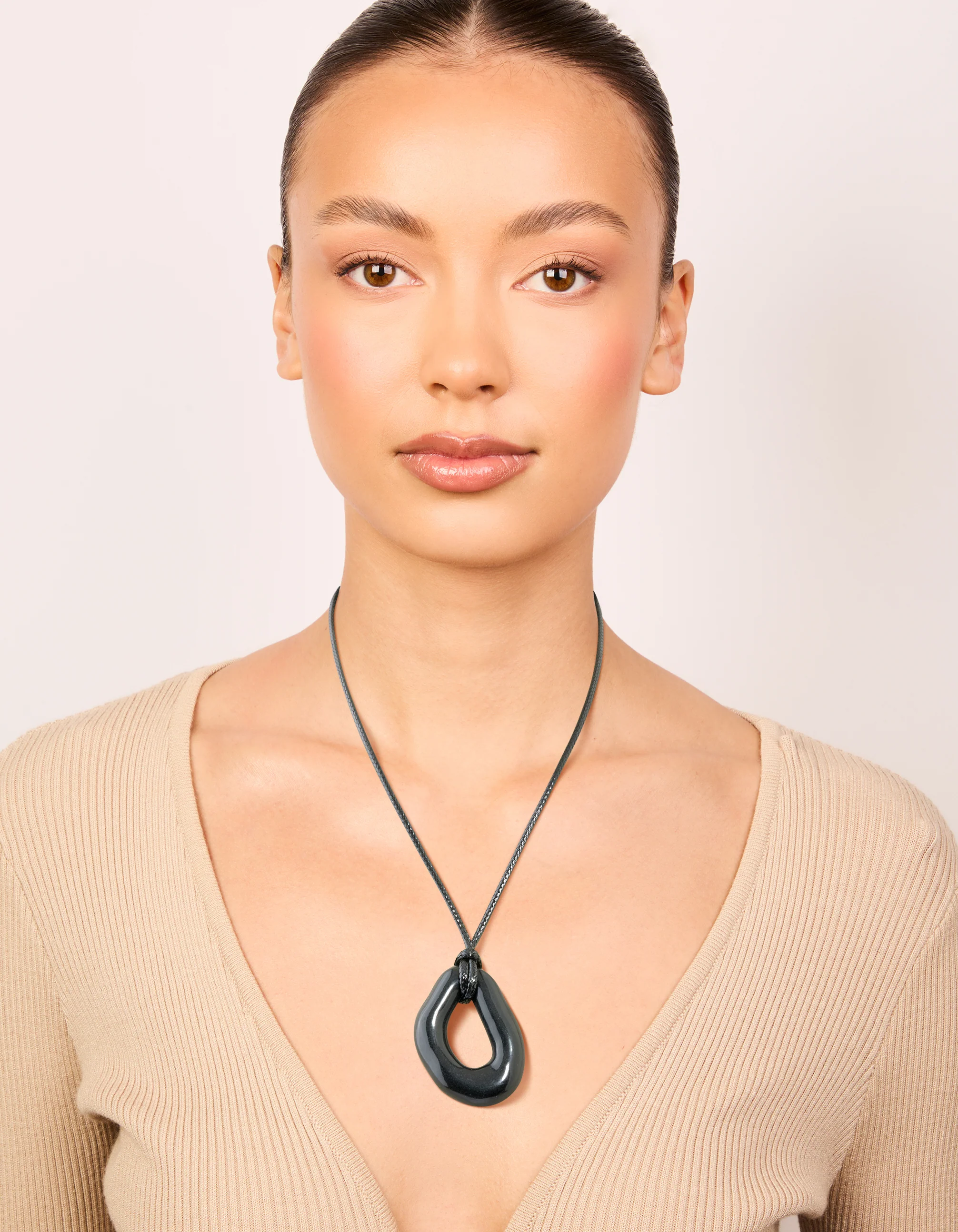 Black Acrylic Open Moltent Pendant Cord Necklace - Image 3
