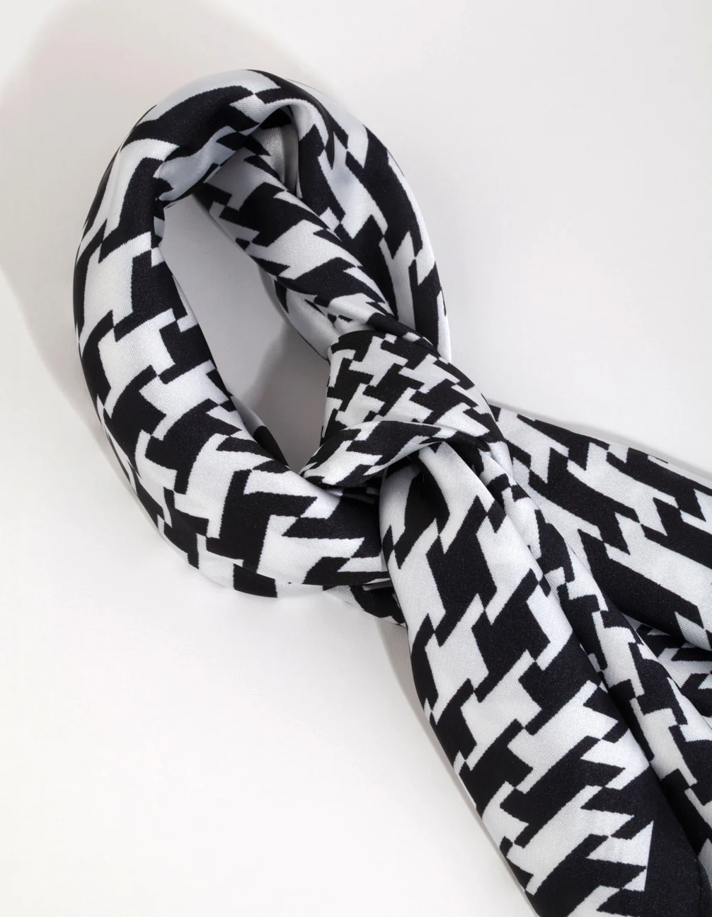 Black & White Houndstooth Mini Bandana Hair Scarf - Image 2