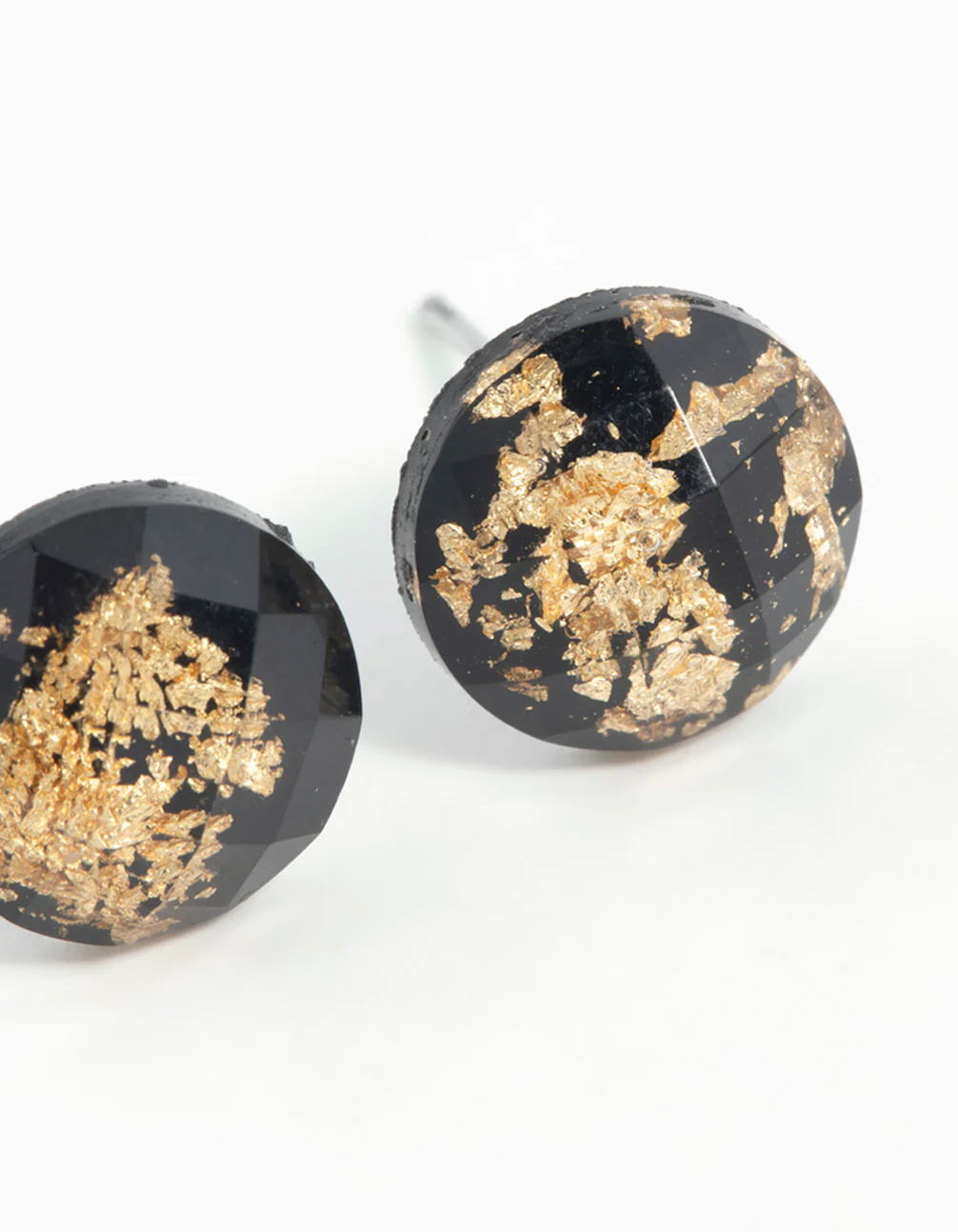 Black Gold Speck Circle Stud Earrings - Image 3