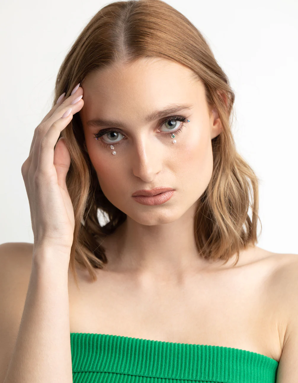 Pearl & Diamante Face Jewels - Image 5