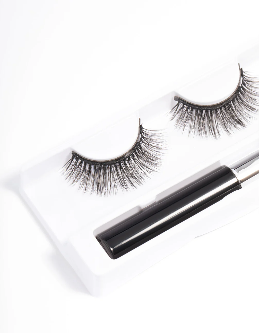 Black Natural Glam Magnetic Fake Eyelashes - Image 2