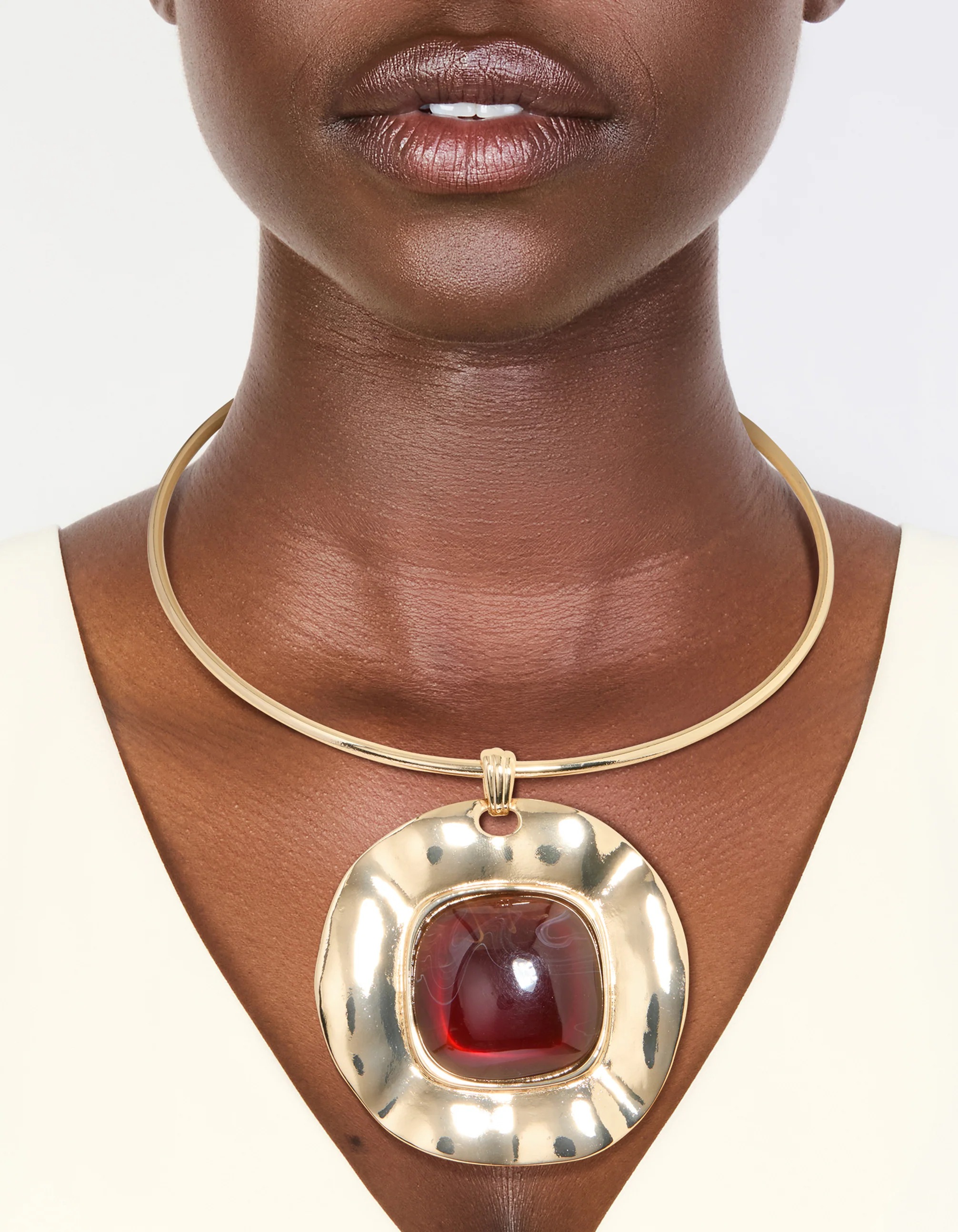 Gold Dark Red Resin Large Pendant Choker Necklace