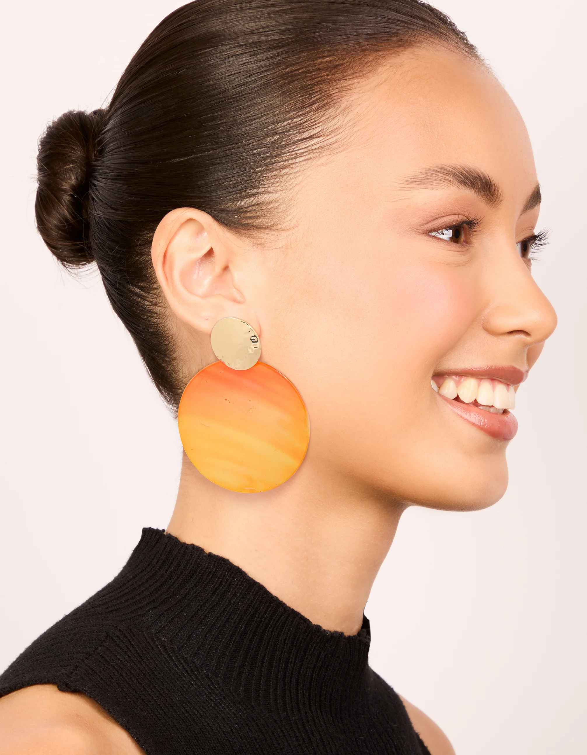 Gold Orange Shell Hammered Drop Earrings - Image 3