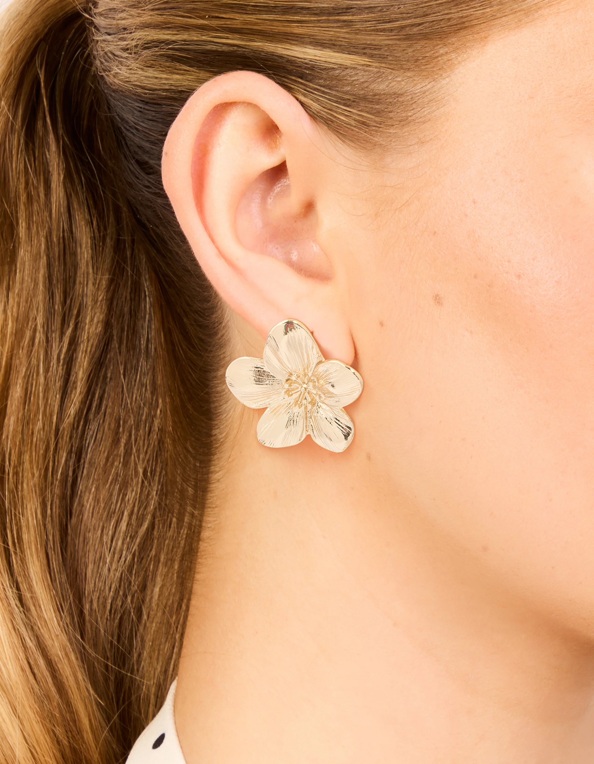 Gold Textured Flower Stud Earrings - Image 2