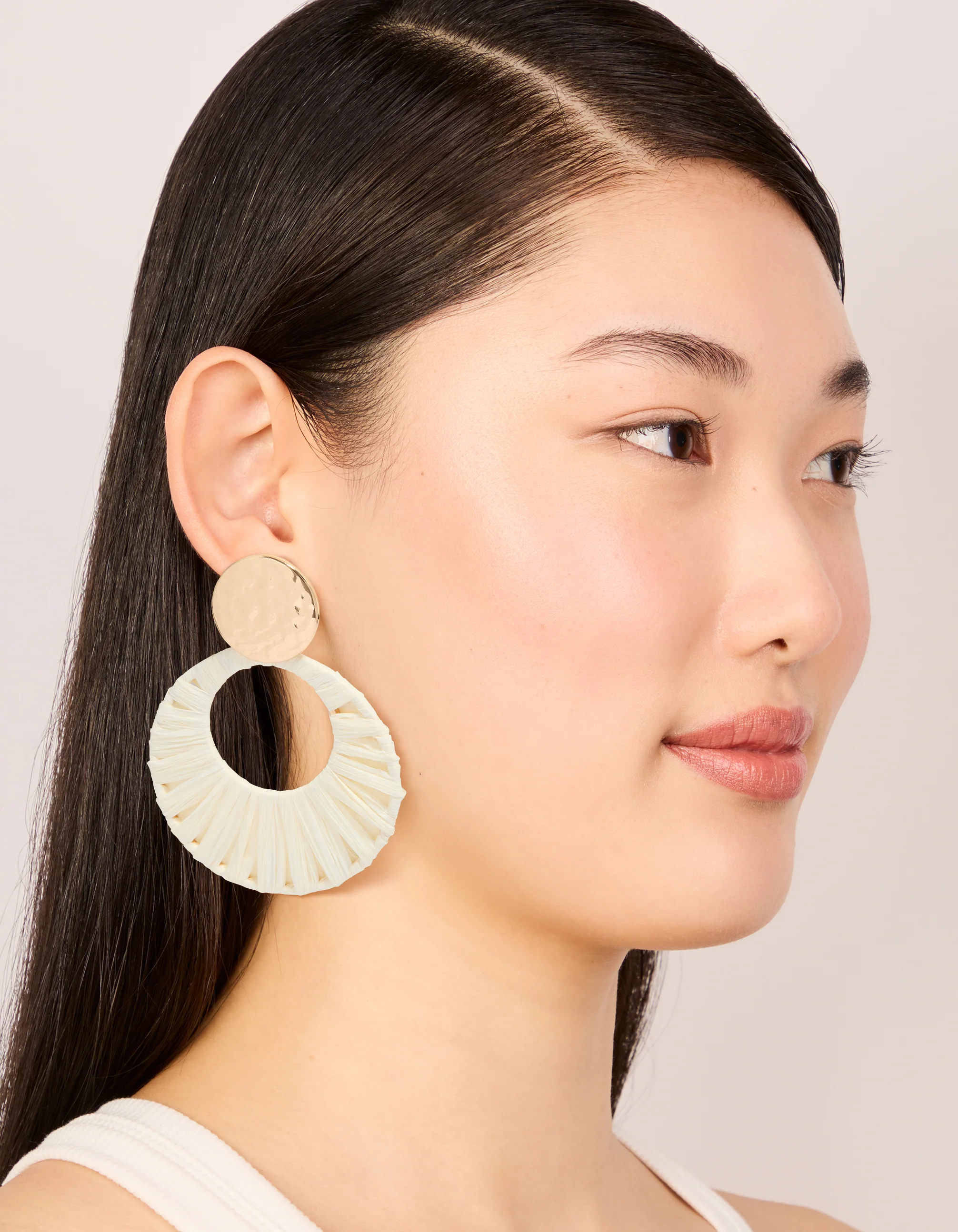 Gold White Raffia Paper Circle Drop Earrings - Image 3