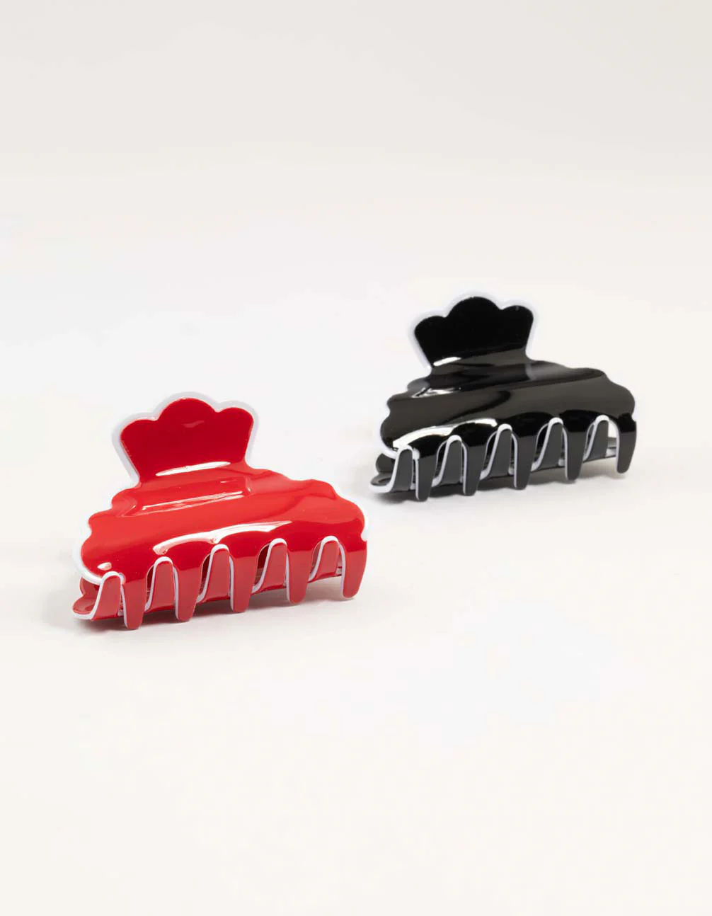 Red & Black Acrylic Scalloped Edge Claw Clips 2-Pack - Image 3