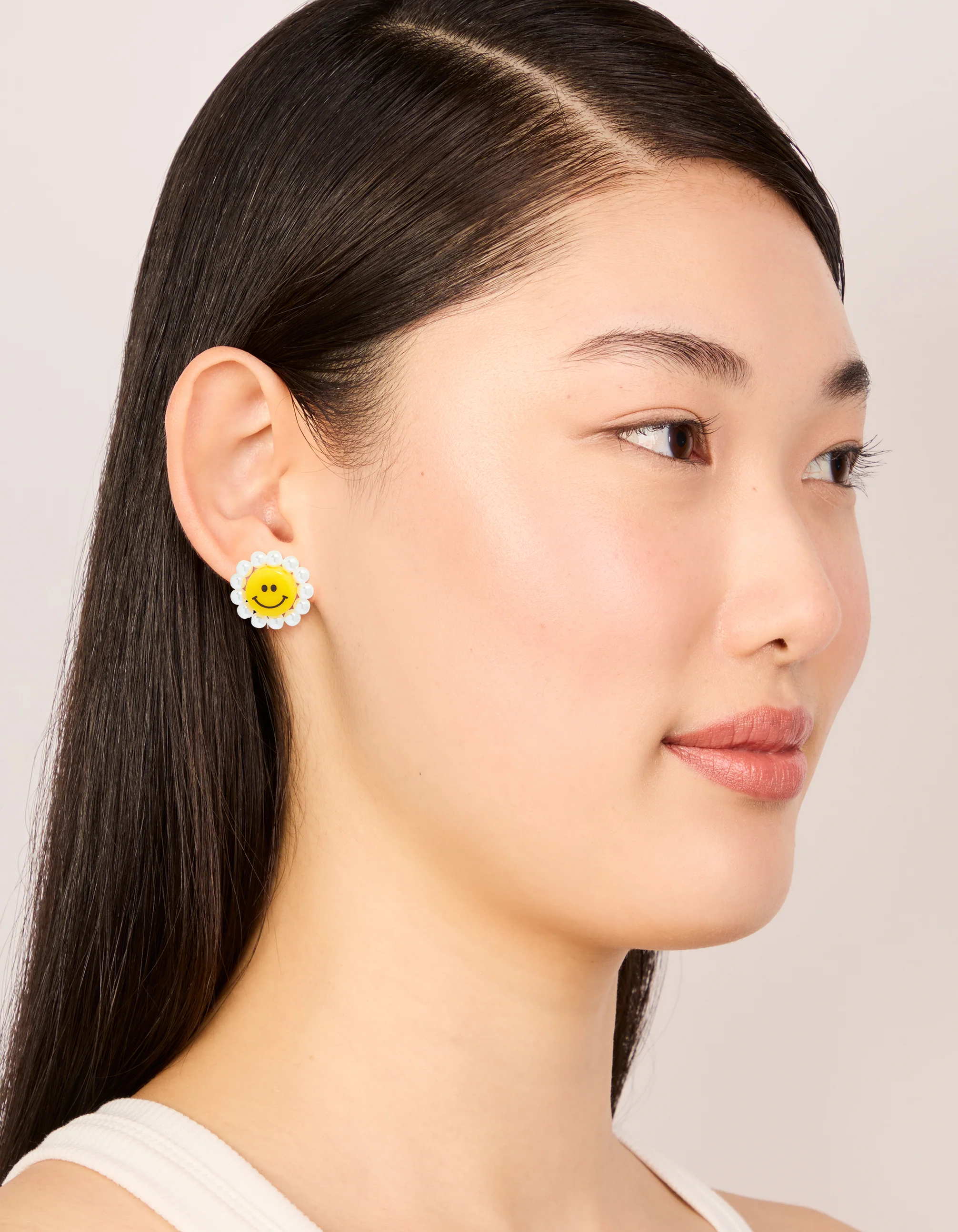 White and Yellow Acrylic Flower Smiley Face Stud Earrings - Image 3