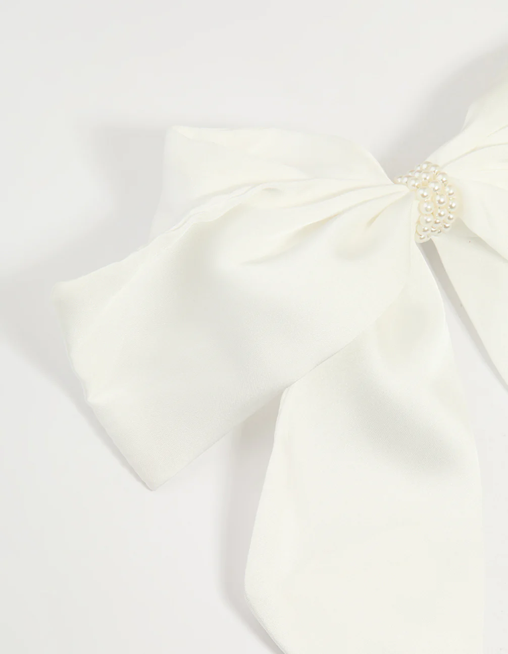 White Layered Pearl Bow Hair Clip - Image 2